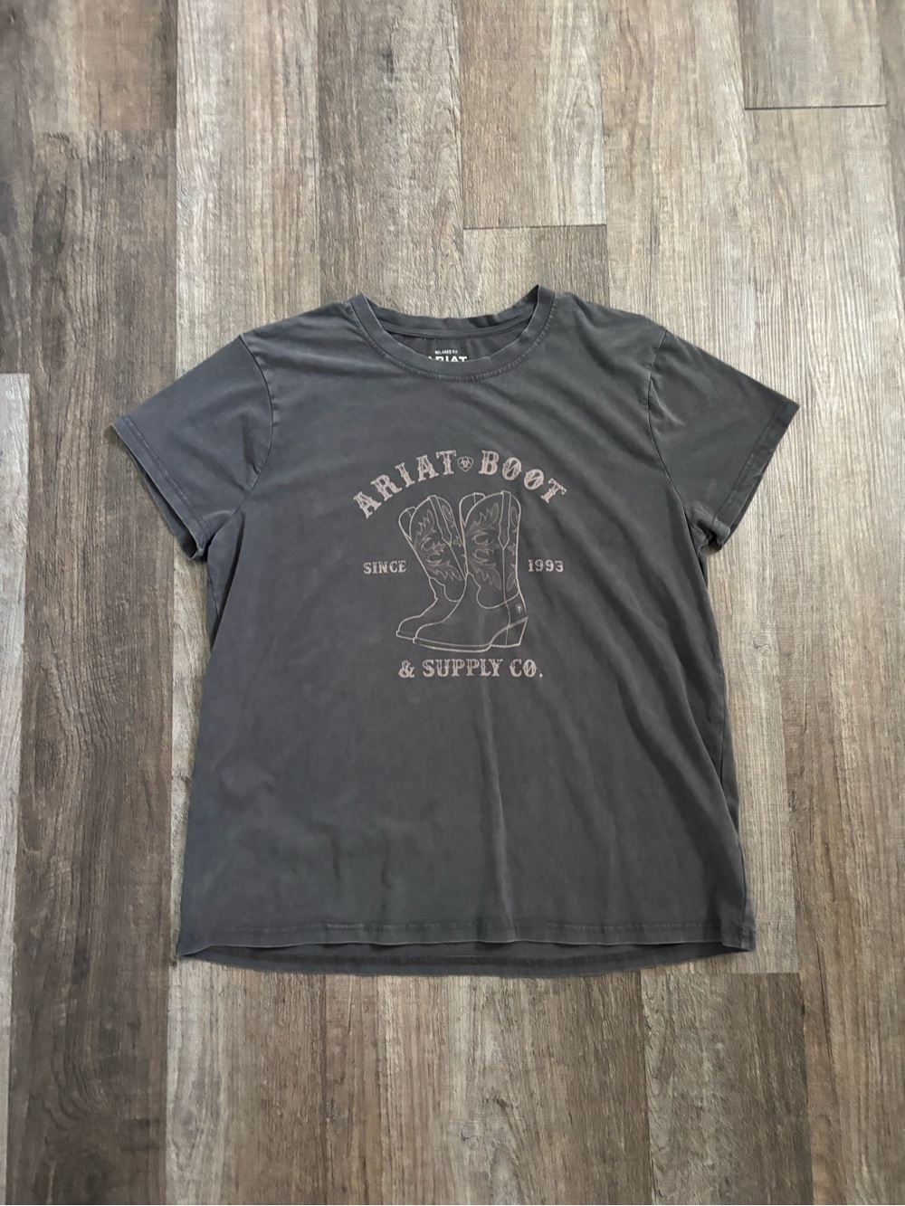 Ariat Black Graphic Logo V-Neck Tee